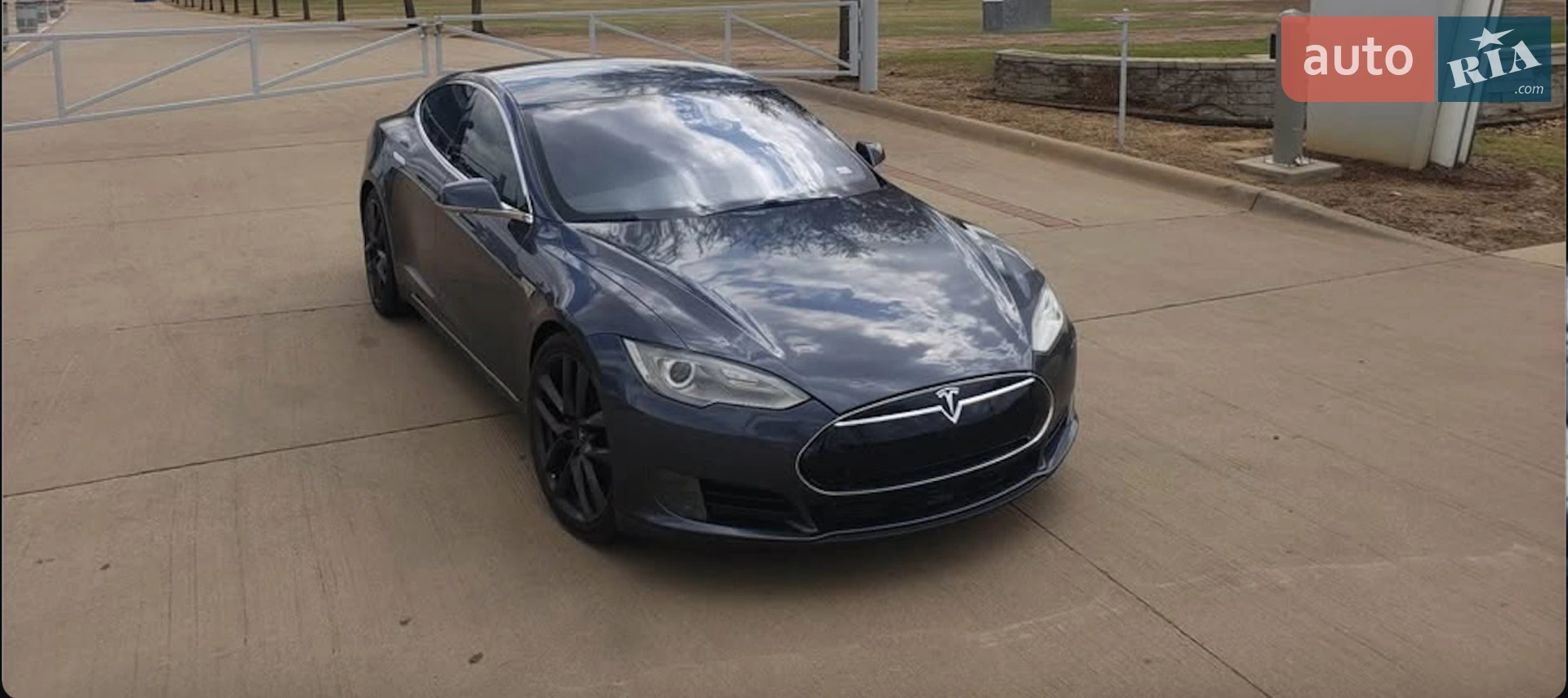 Tesla Model S, 2015