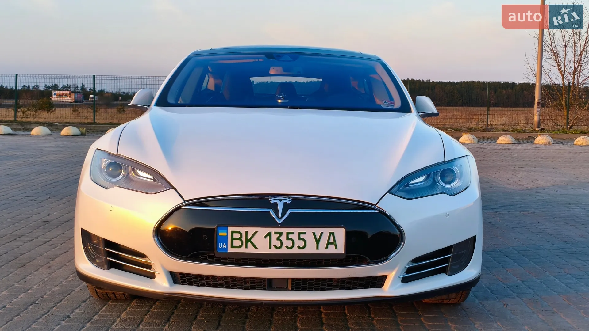 Tesla Model S, 2015