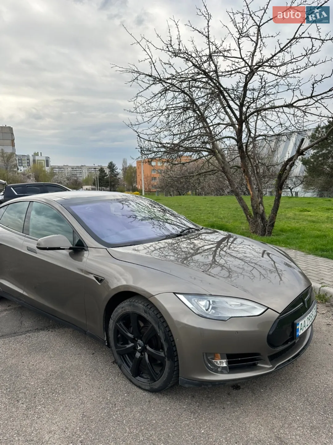 Tesla Model S, 2015
