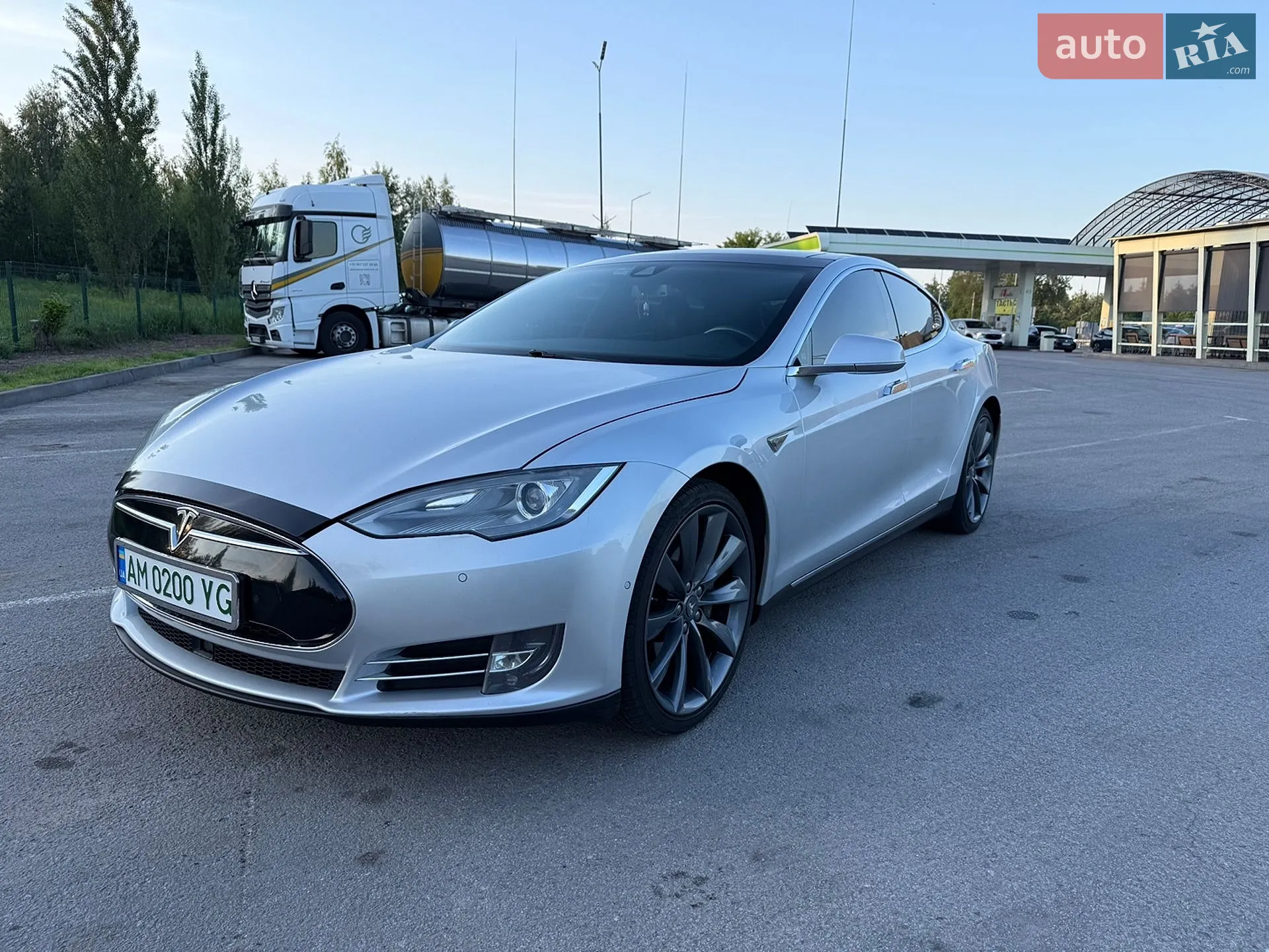 Tesla Model S, 2014