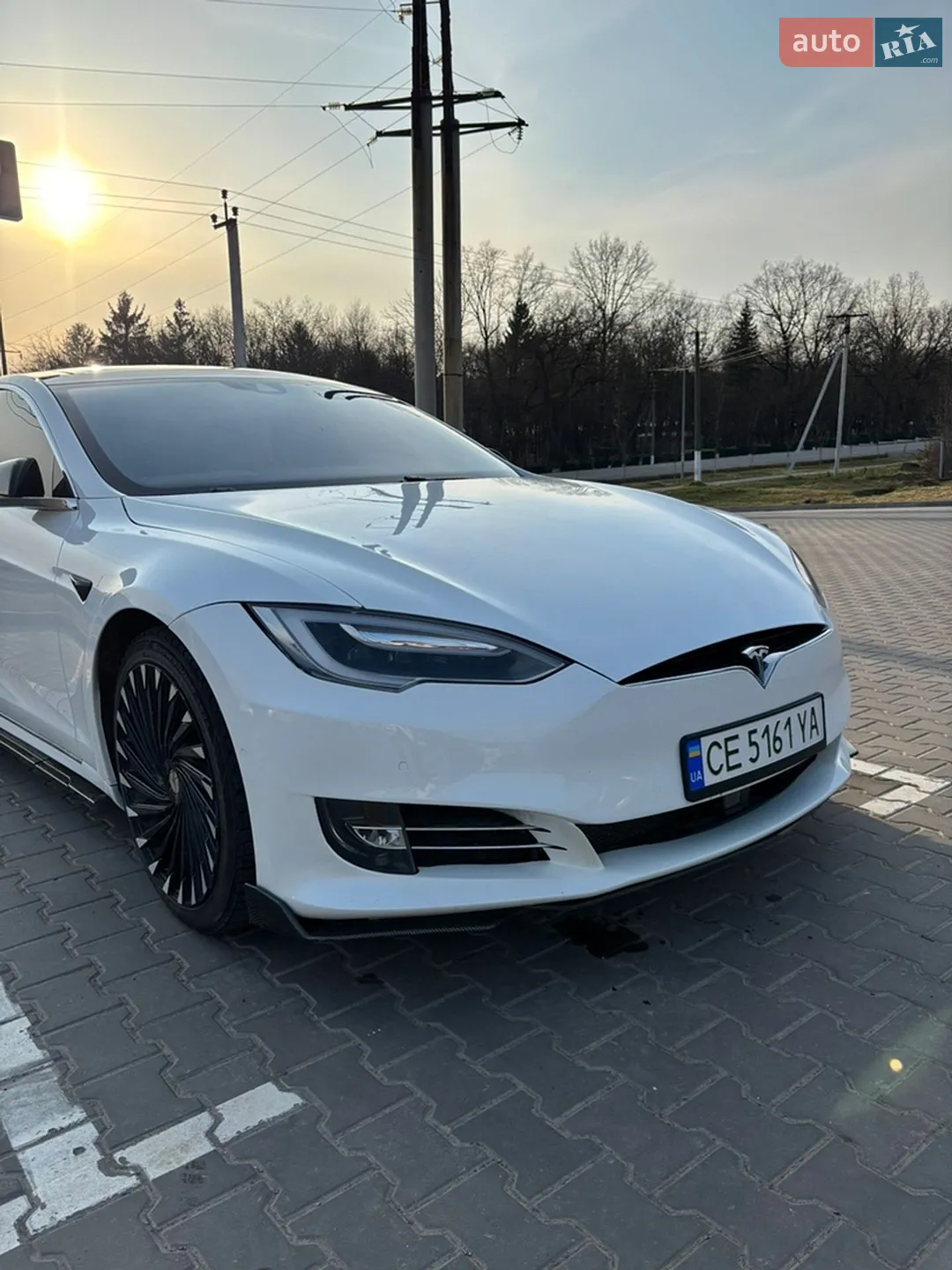 Tesla Model S, 2016