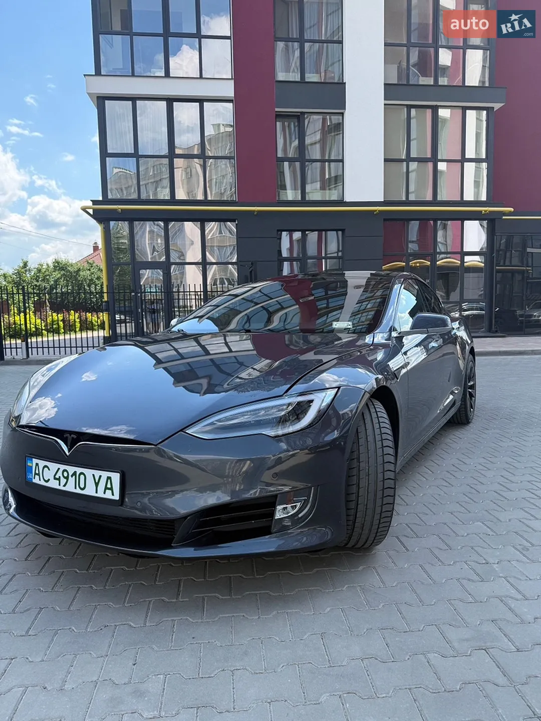 Tesla Model S, 2016