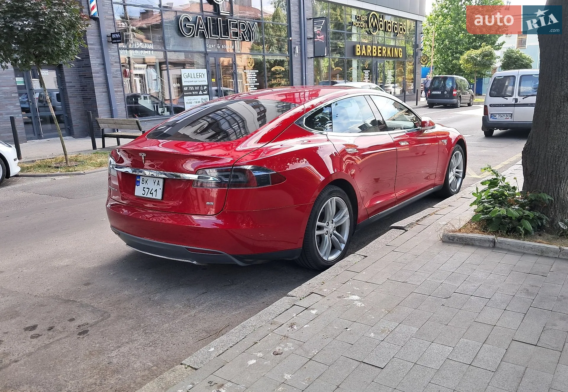 Tesla Model S, 2014