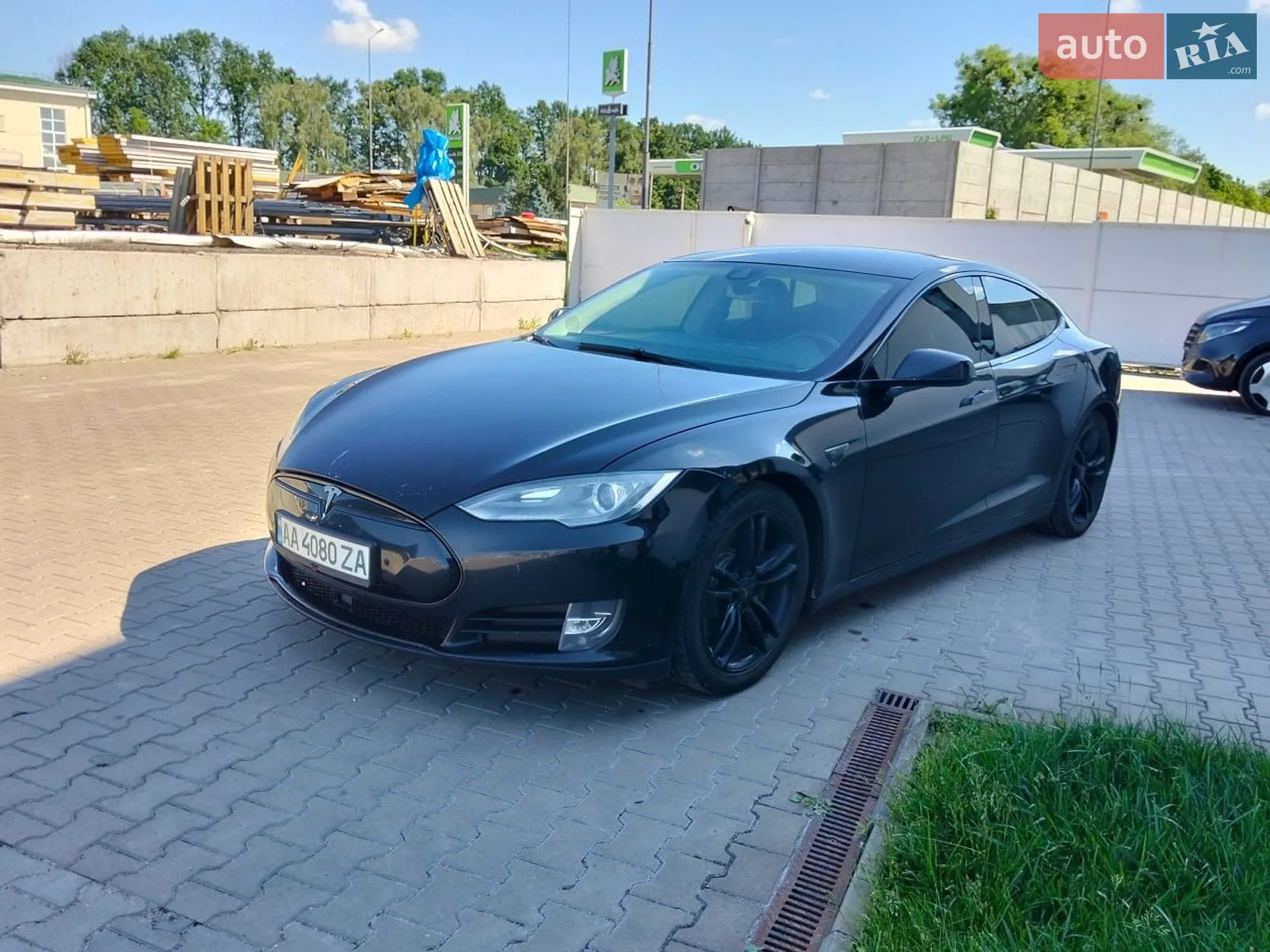 Tesla Model S, 2015