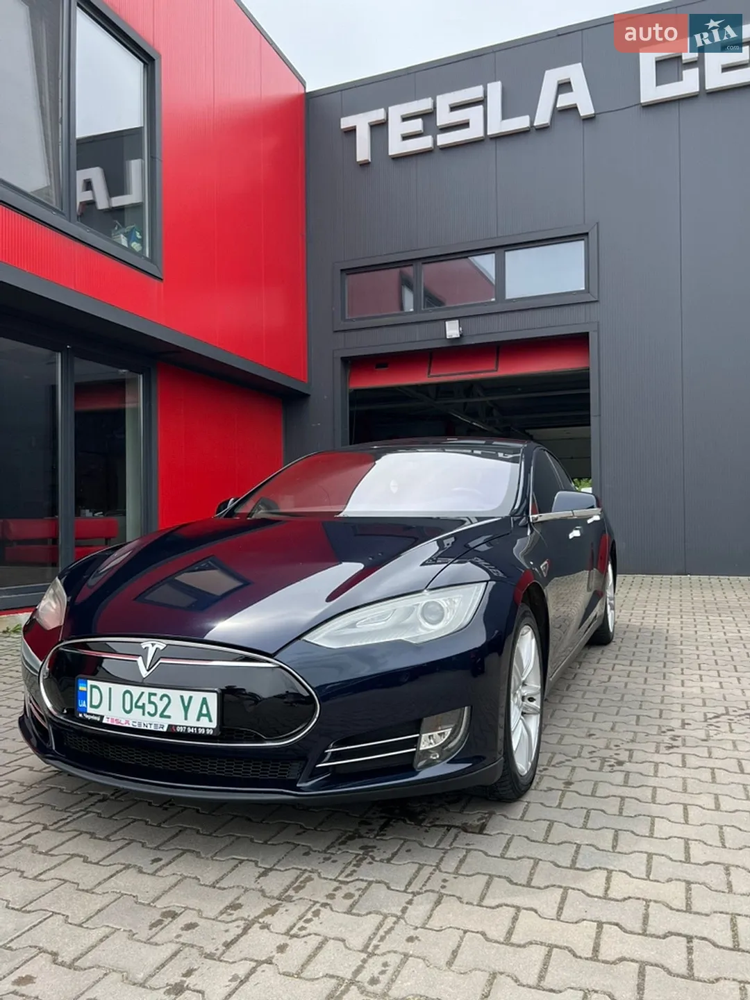 Tesla Model S, 2013