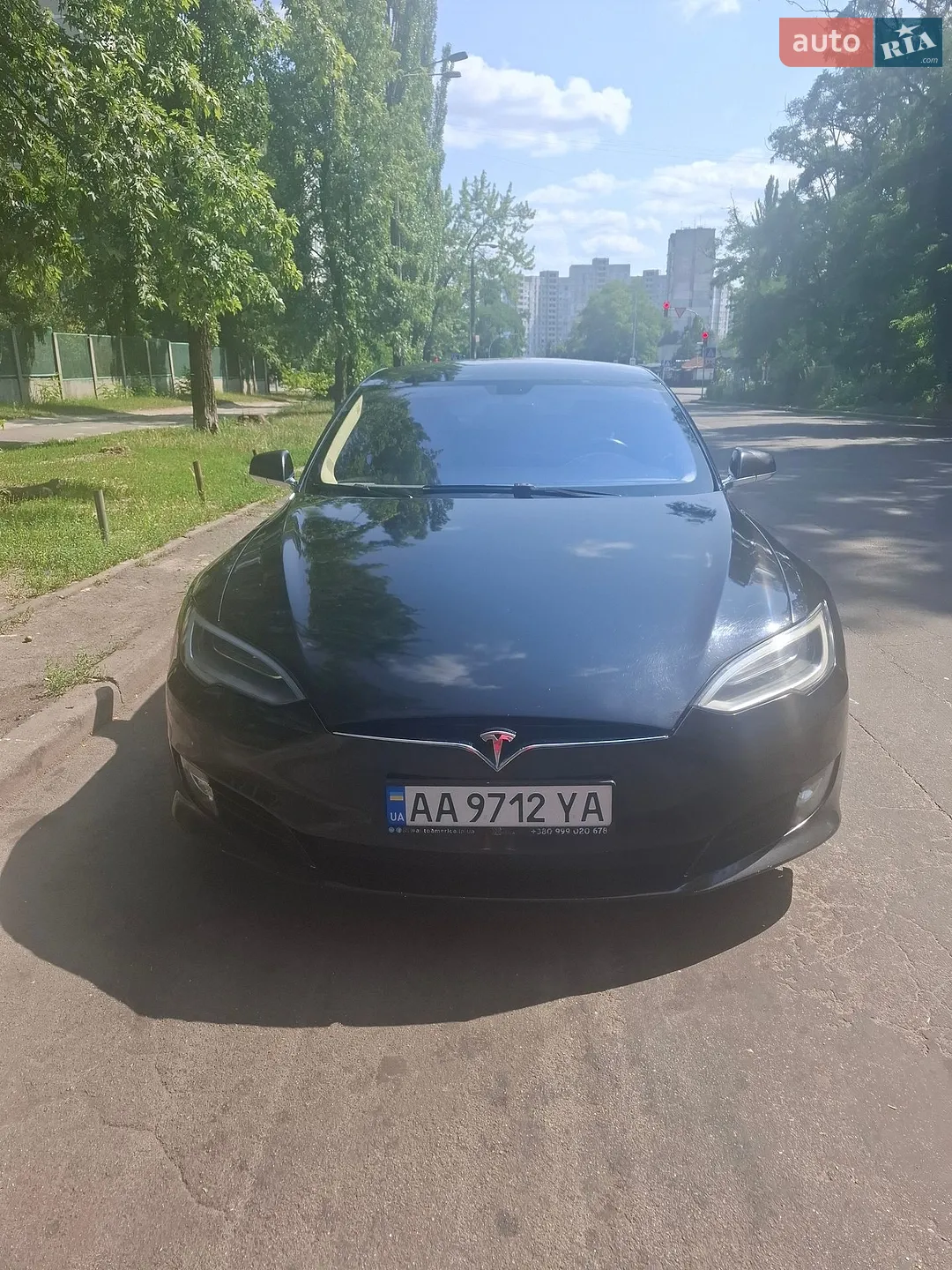 Tesla Model S, 2014