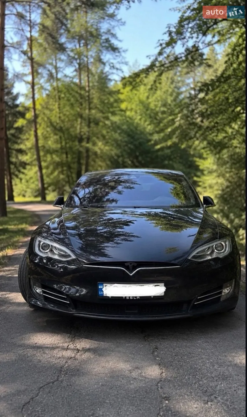 Tesla Model S, 2015