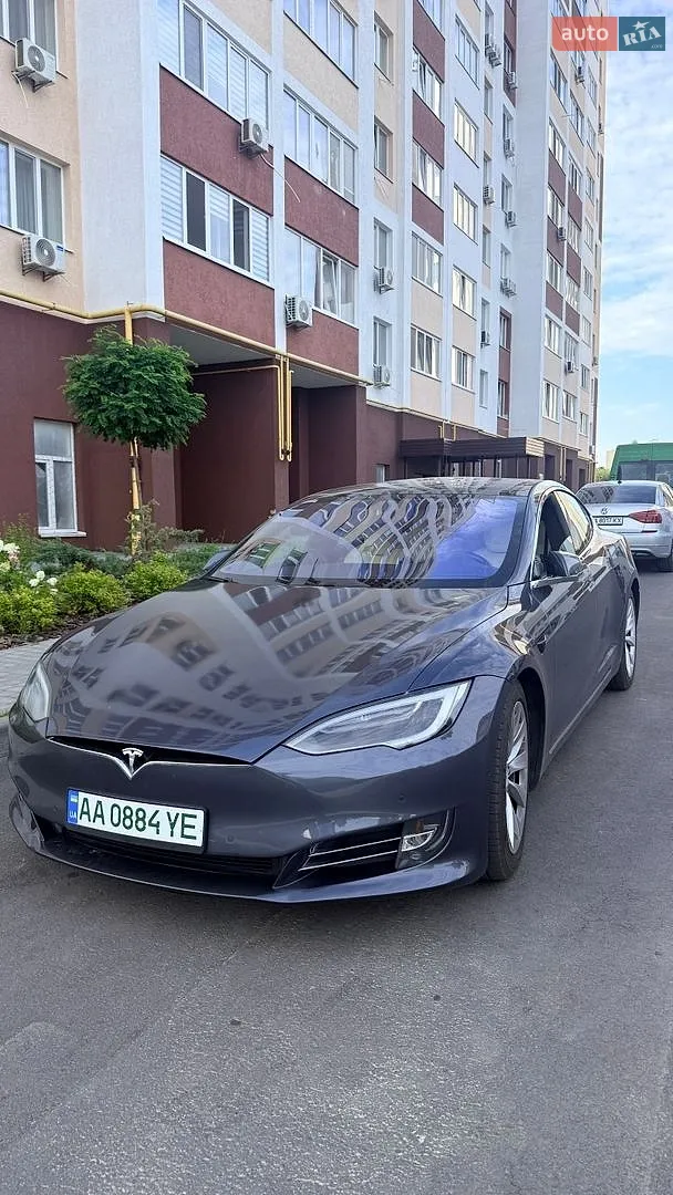 Tesla Model S, 2017