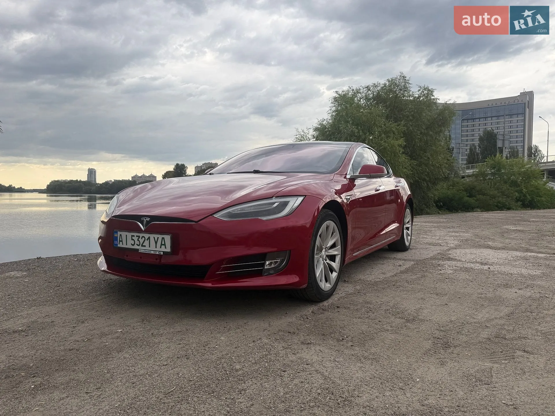 Tesla Model S, 2018