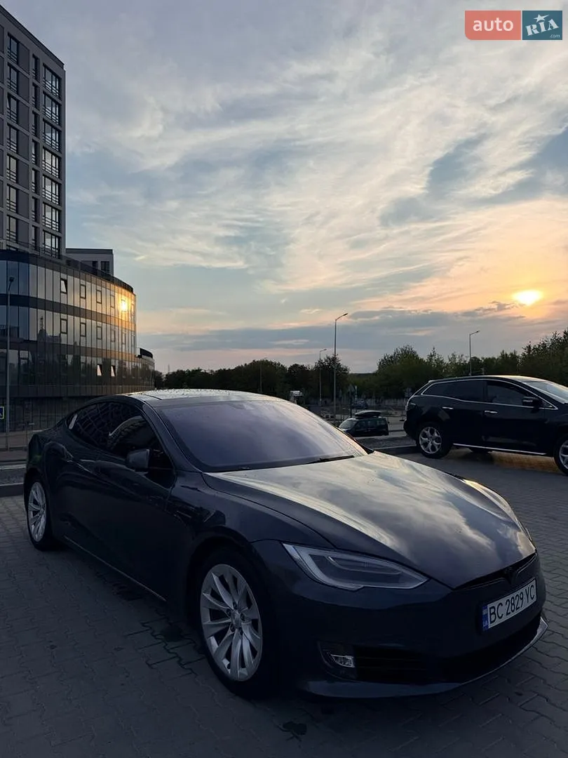 Tesla Model S, 2016