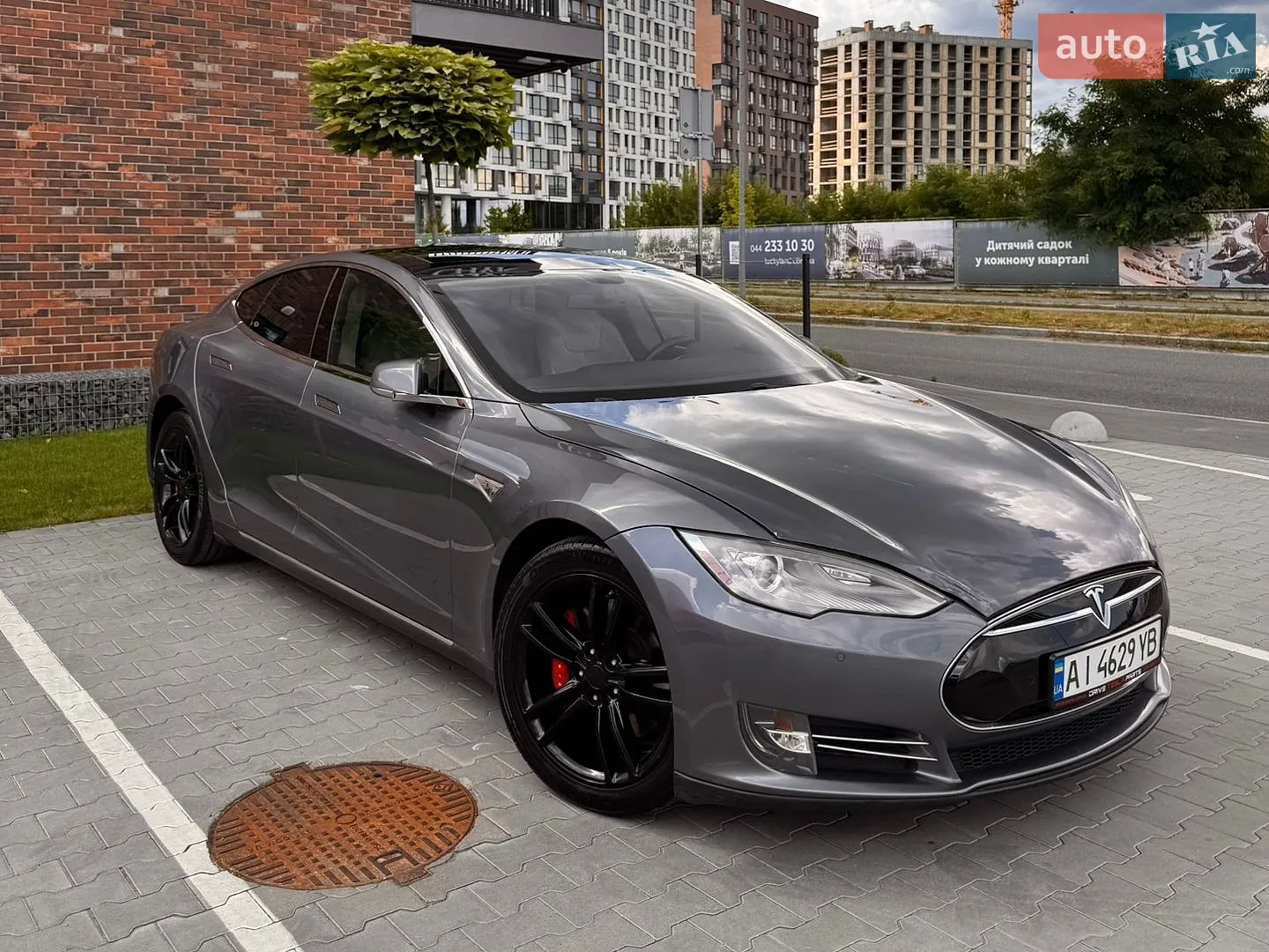 Tesla Model S, 2014