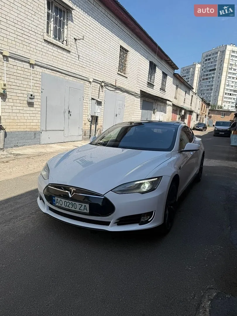 Tesla Model S, 2013