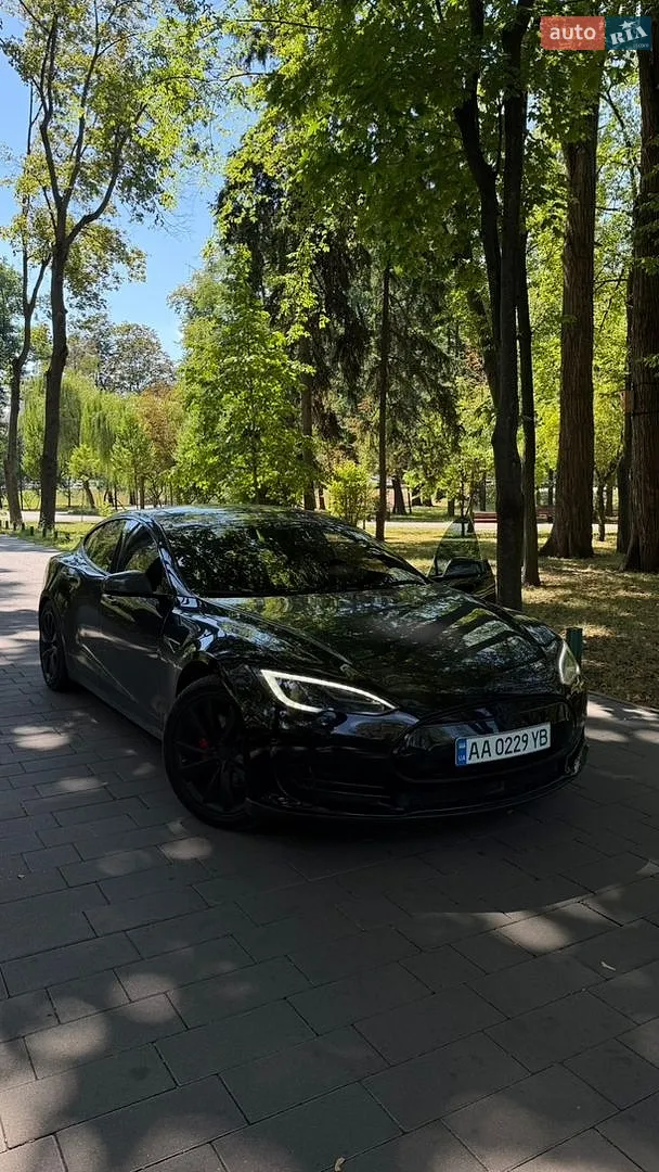 Tesla Model S, 2015