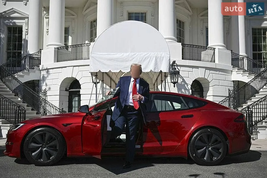 Tesla Model S, 2015
