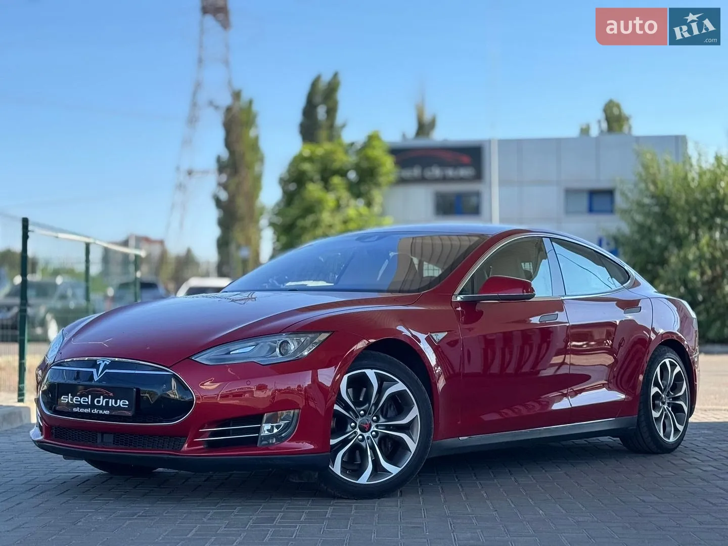 Tesla Model S, 2014