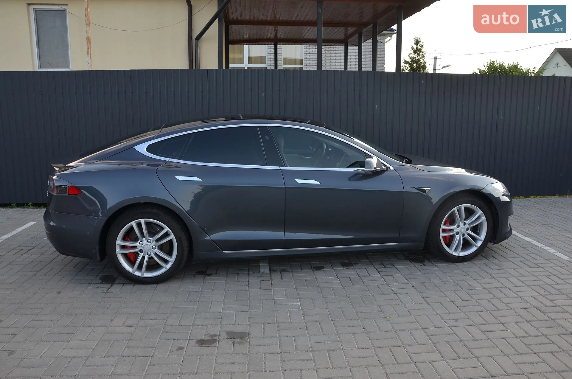 Tesla Model S, 2016