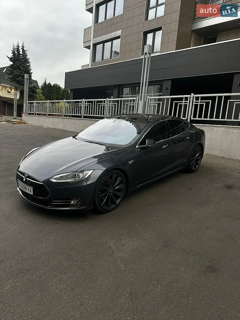 Tesla Model S, 2016