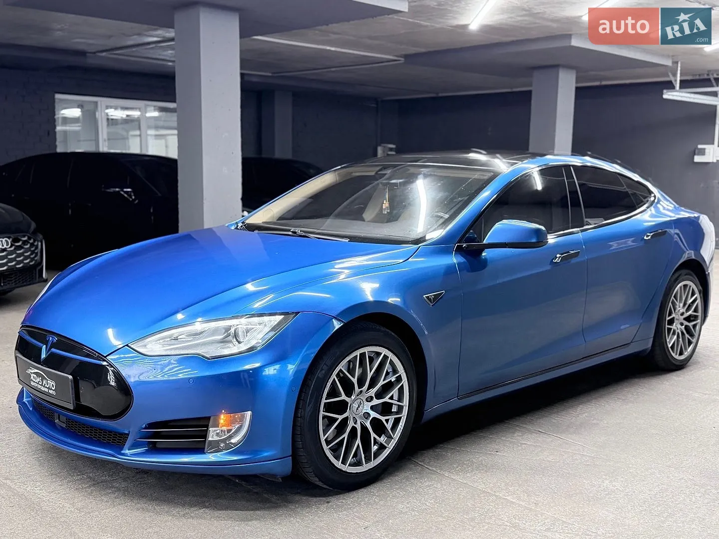 Tesla Model S, 2015