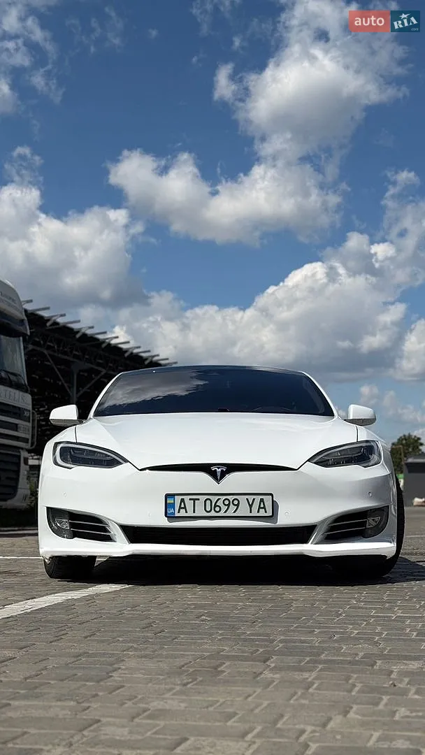 Tesla Model S, 2016