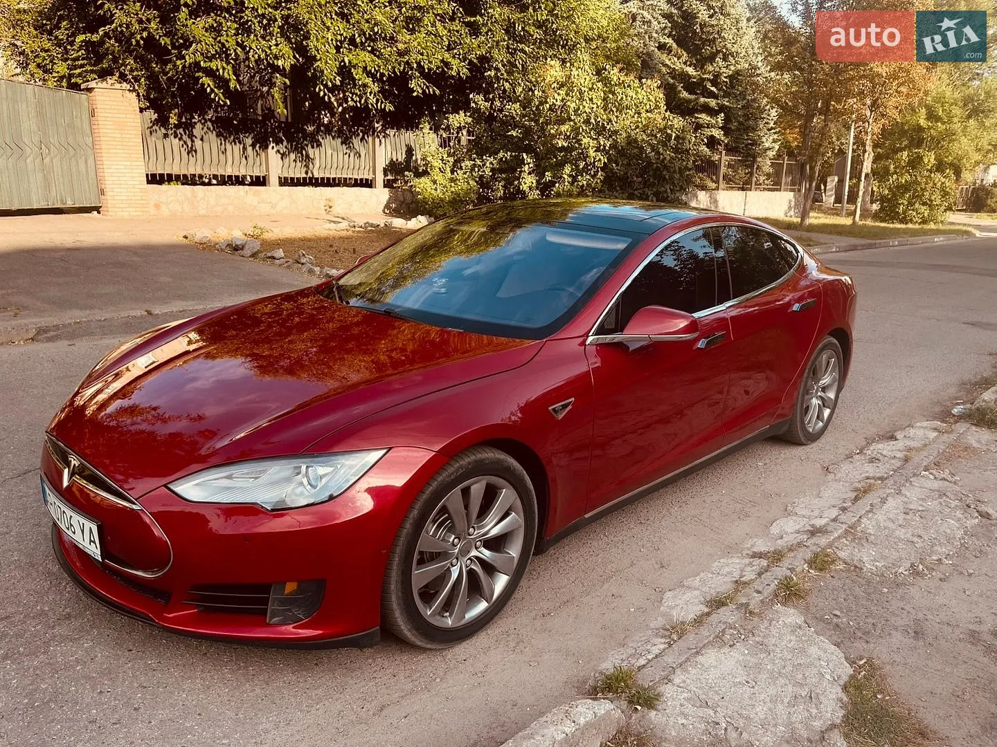 Tesla Model S, 2016