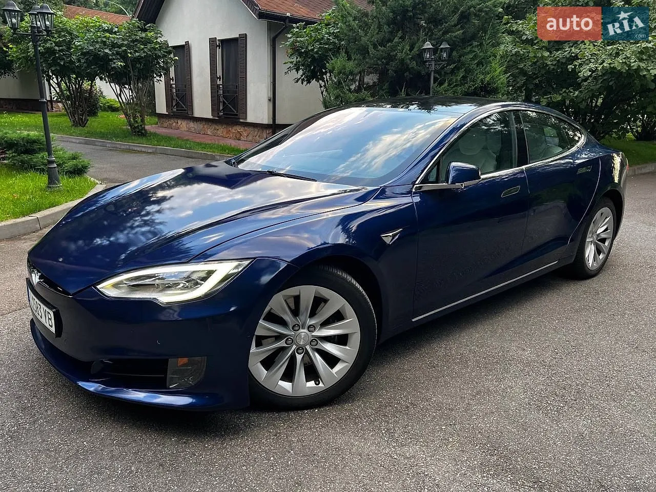 Tesla Model S, 2017