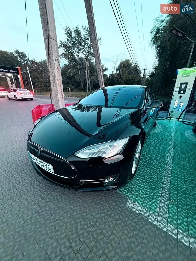 Tesla Model S, 2014