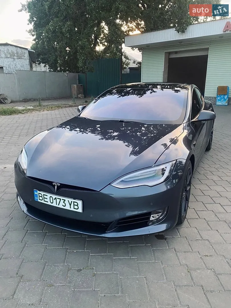 Tesla Model S, 2018