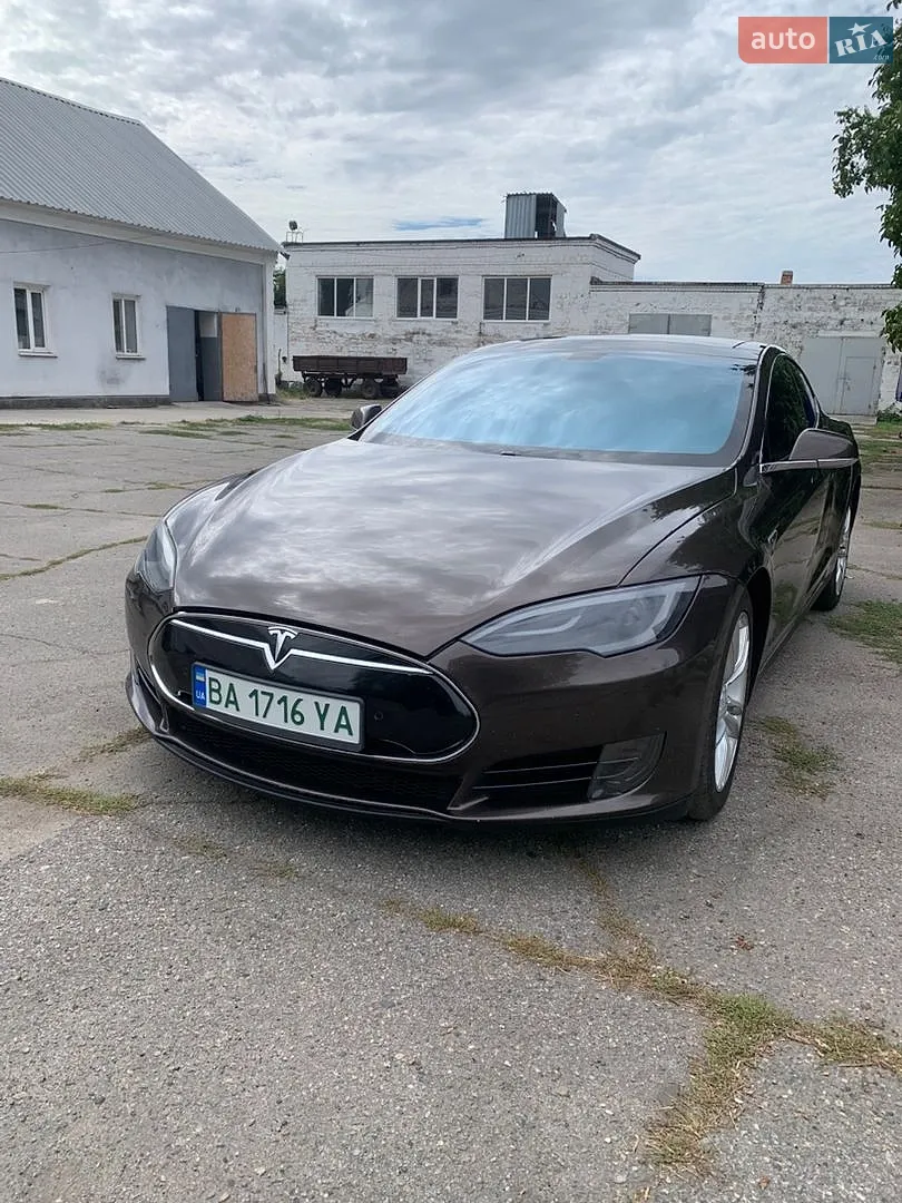 Tesla Model S, 2013