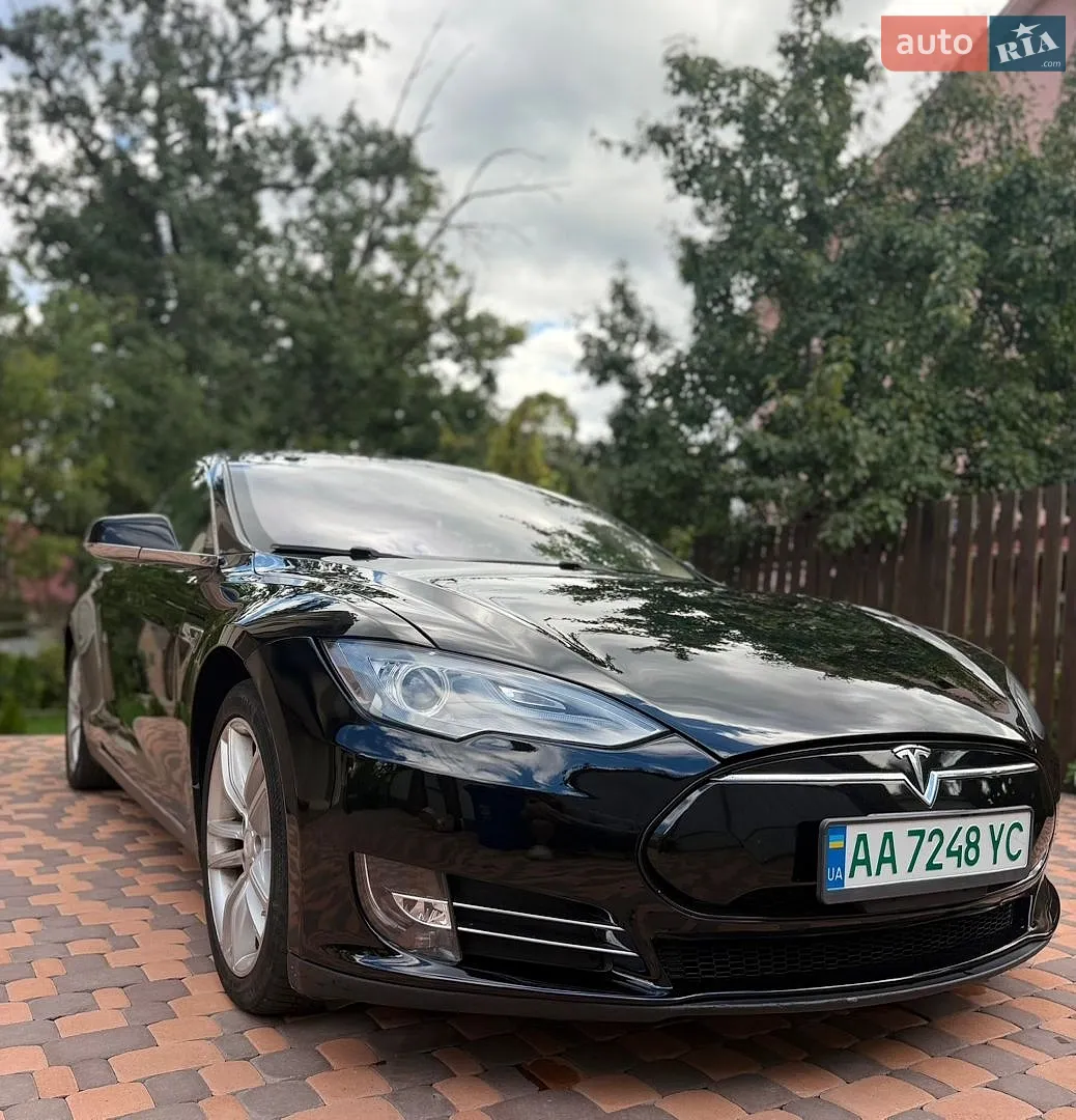 Tesla Model S, 2013