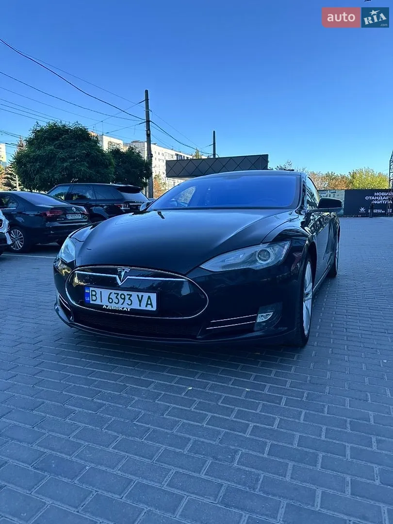 Tesla Model S, 2014