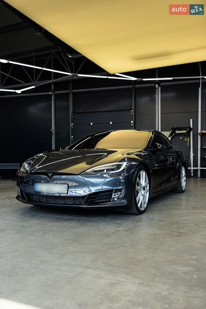 Tesla Model S, 2019