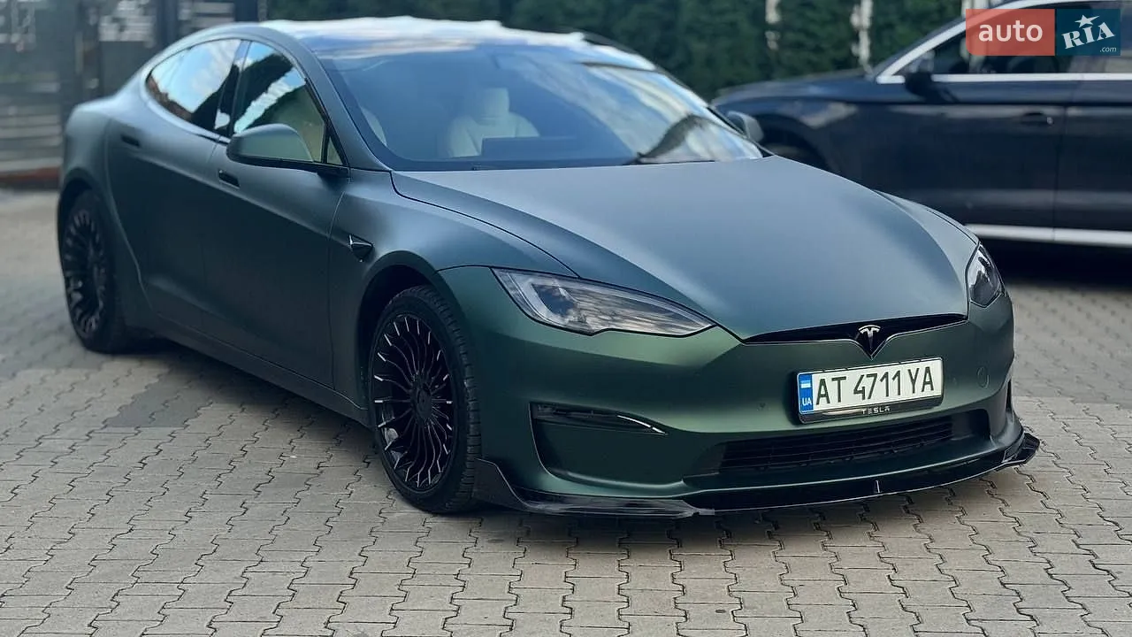 Tesla Model S, 2021