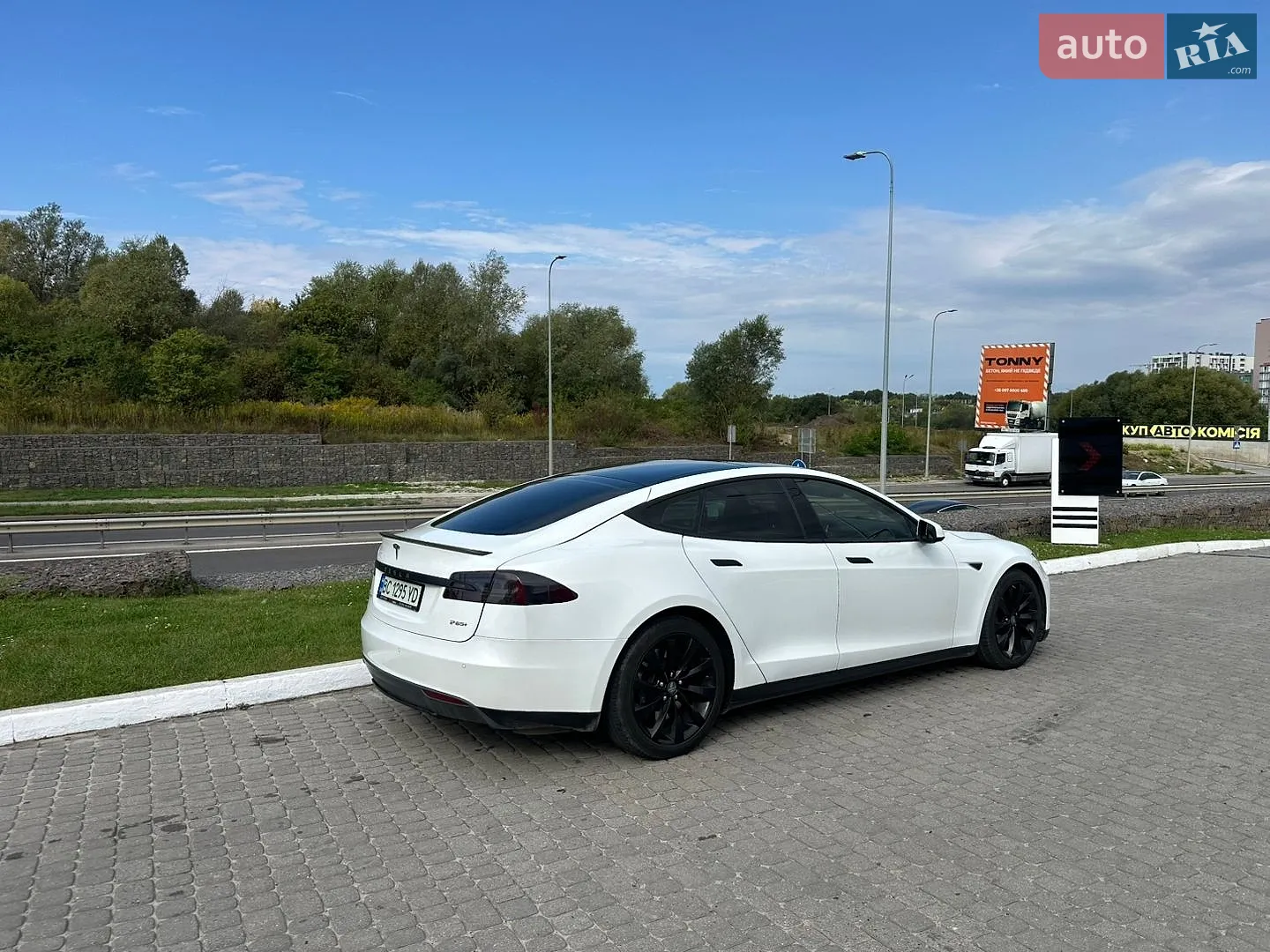 Tesla Model S, 2013