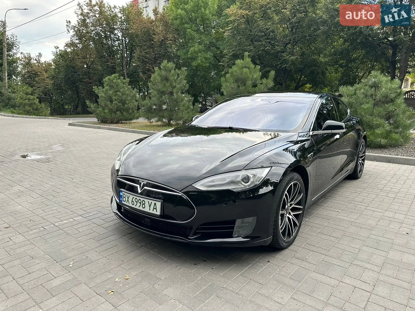 Tesla Model S, 2015