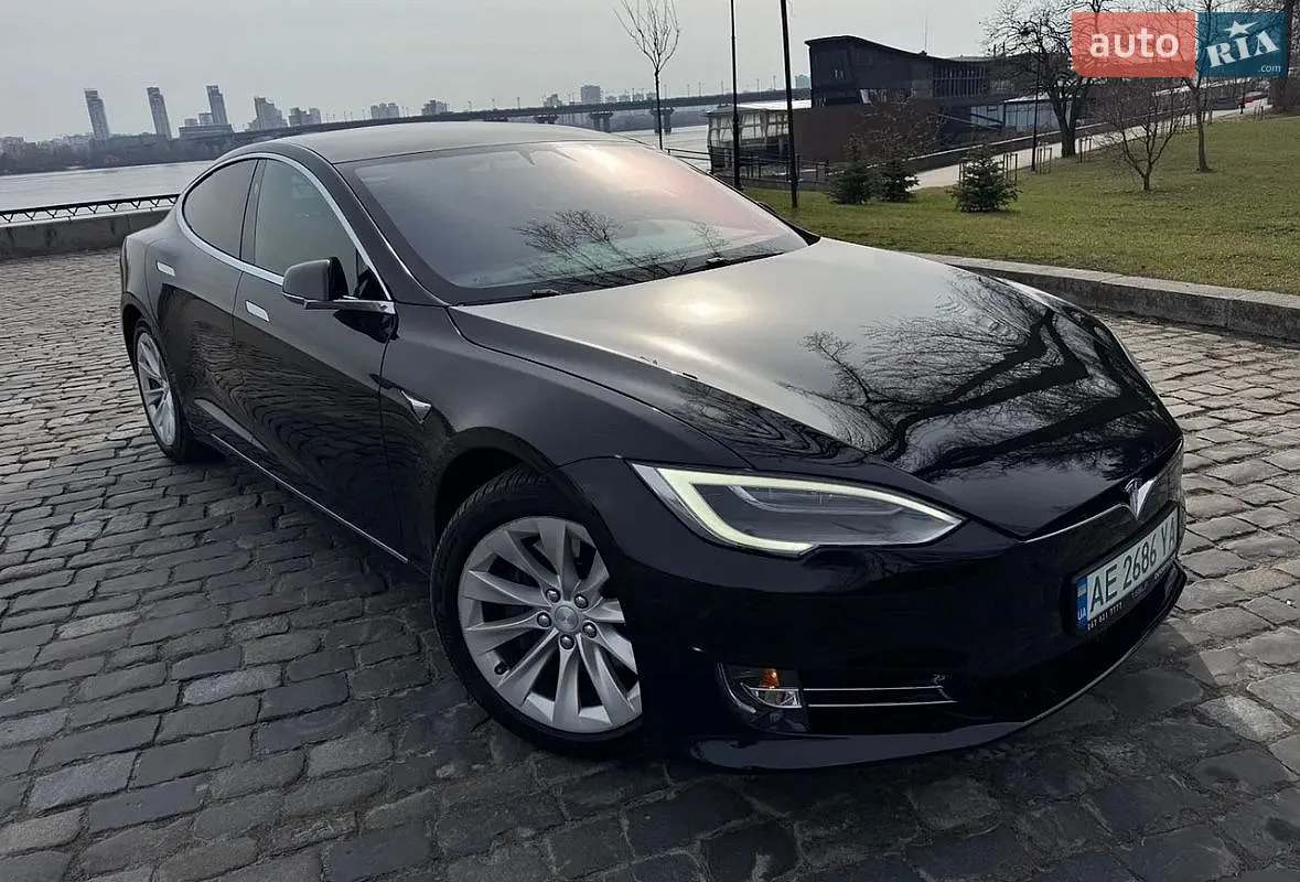 Tesla Model S, 2017