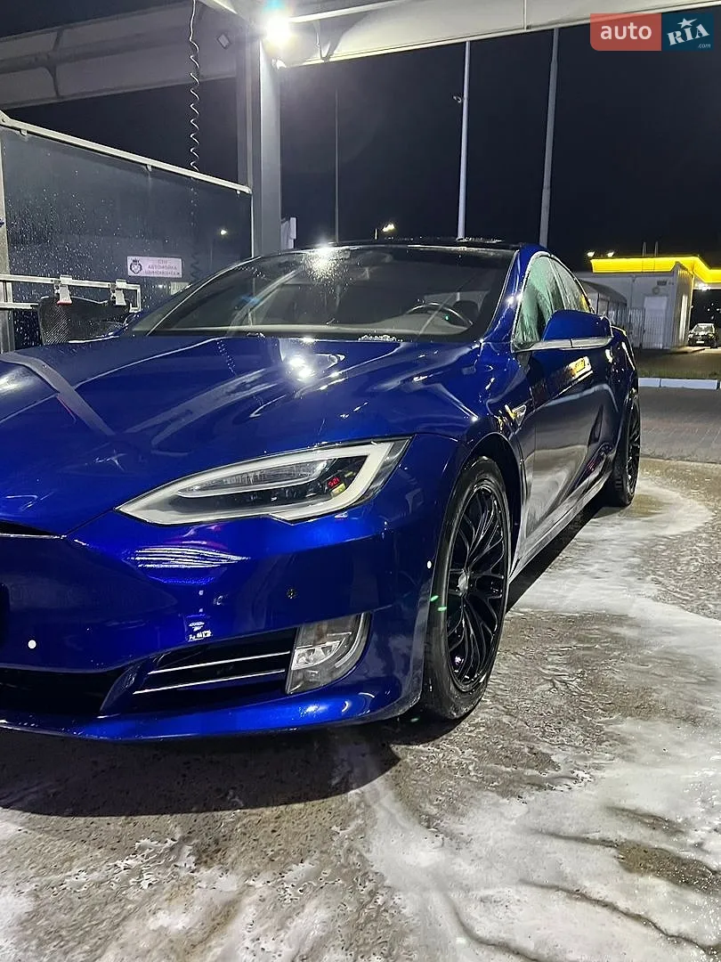 Tesla Model S, 2016