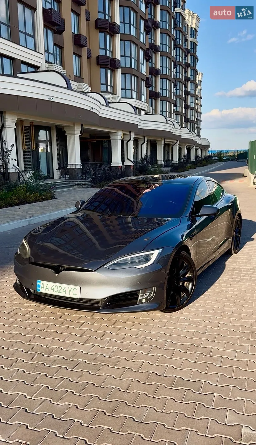 Tesla Model S, 2018