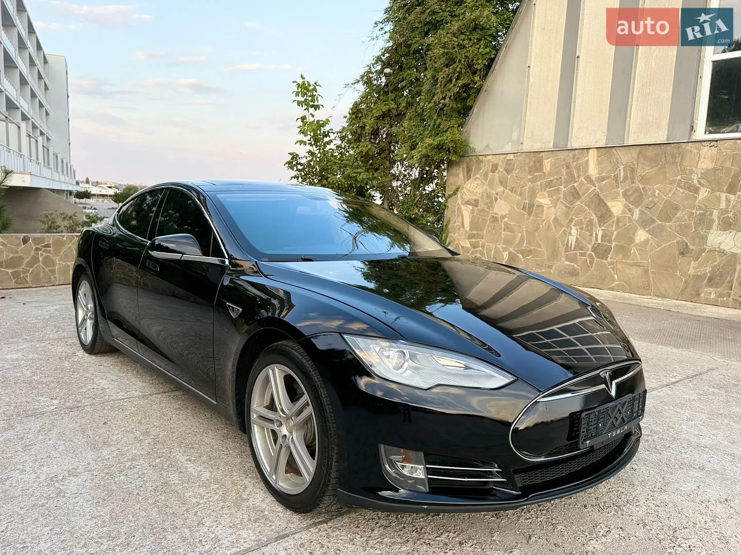 Tesla Model S, 2013