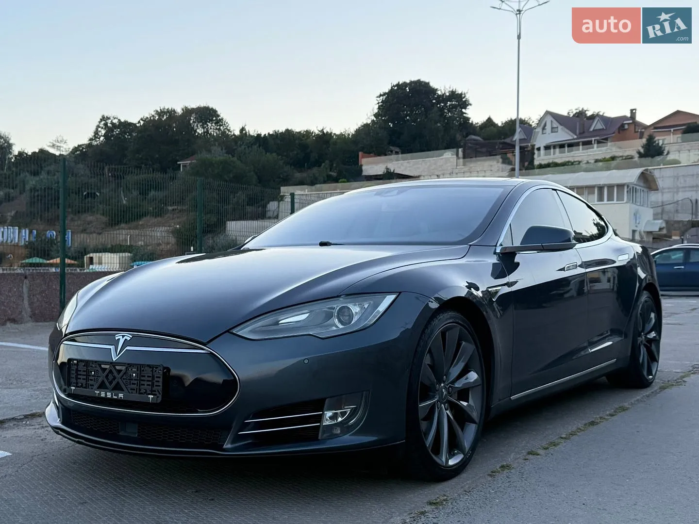 Tesla Model S, 2015