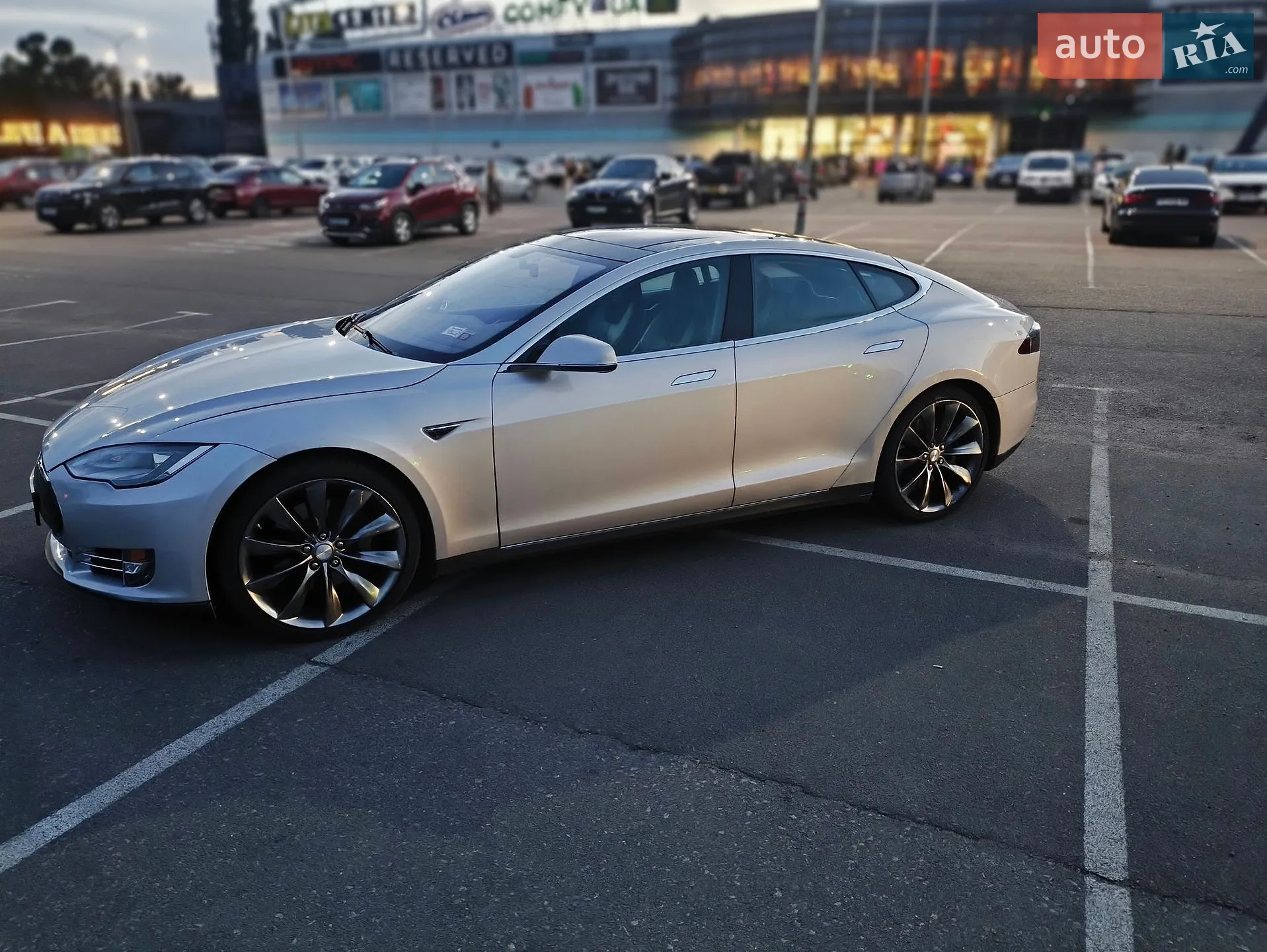 Tesla Model S, 2012