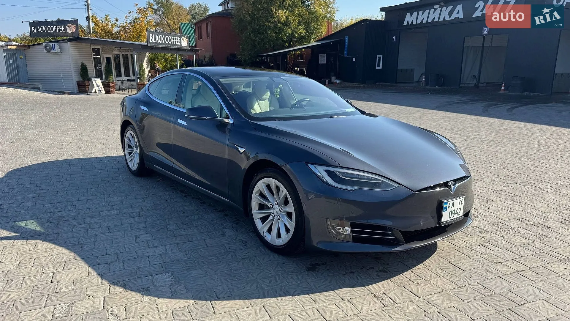 Tesla Model S, 2017