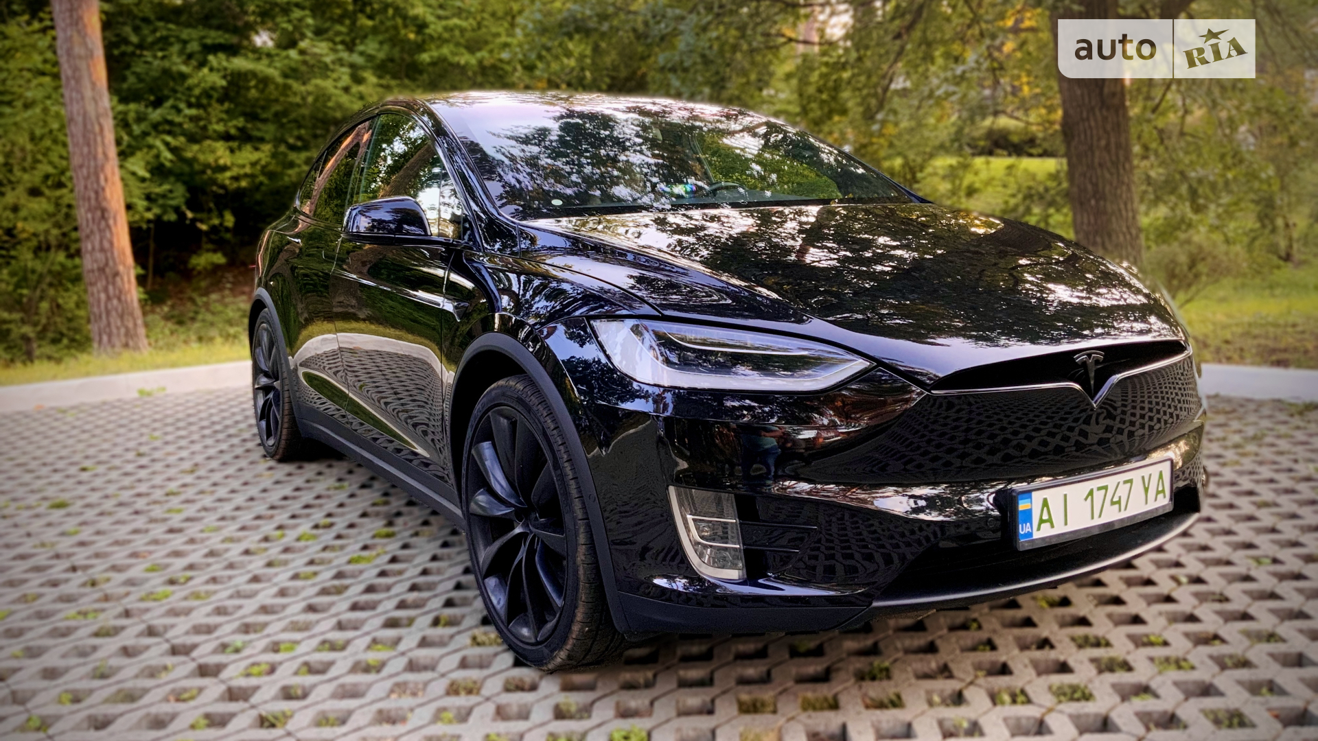 Tesla Model X, 2017