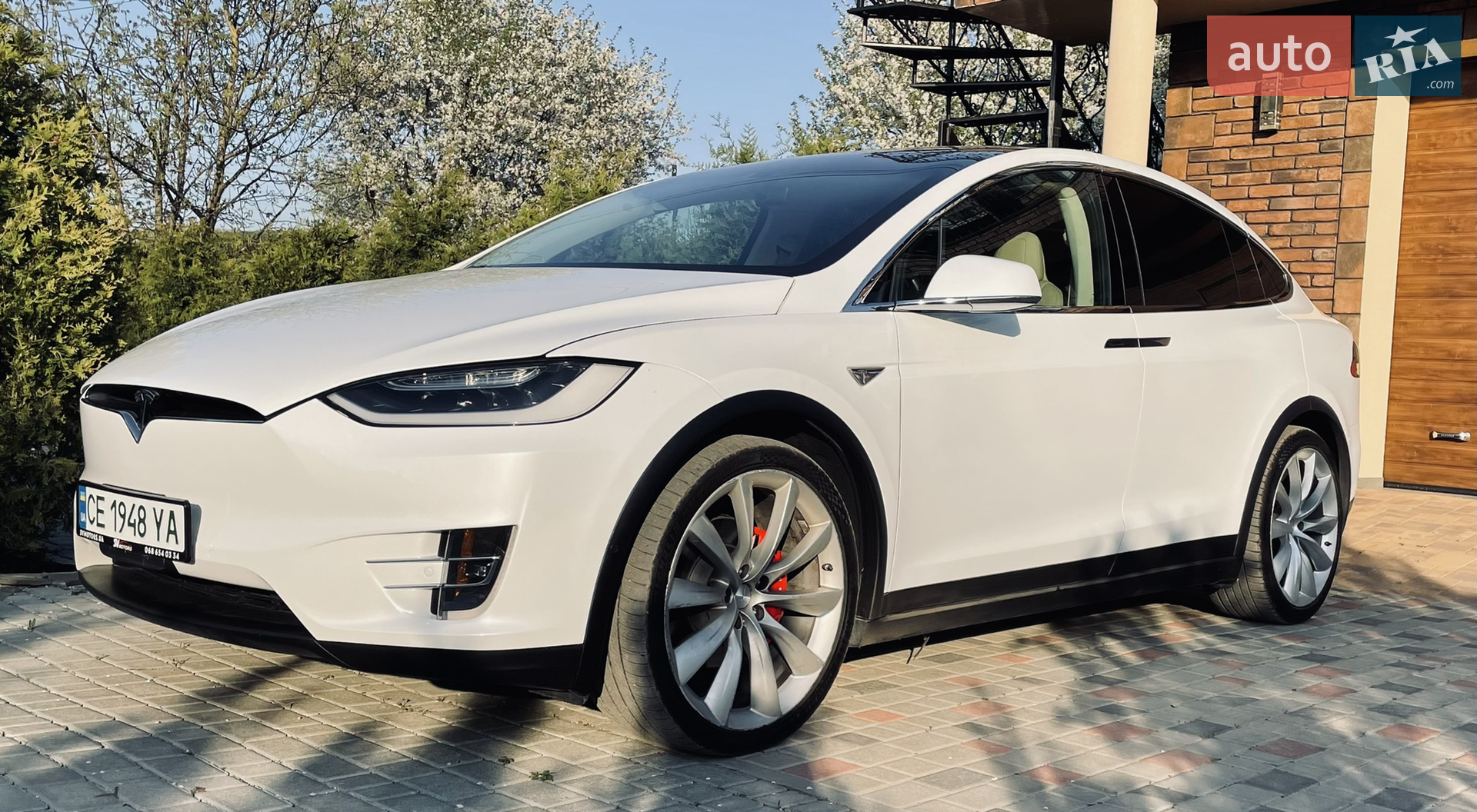 Tesla Model X, 2016
