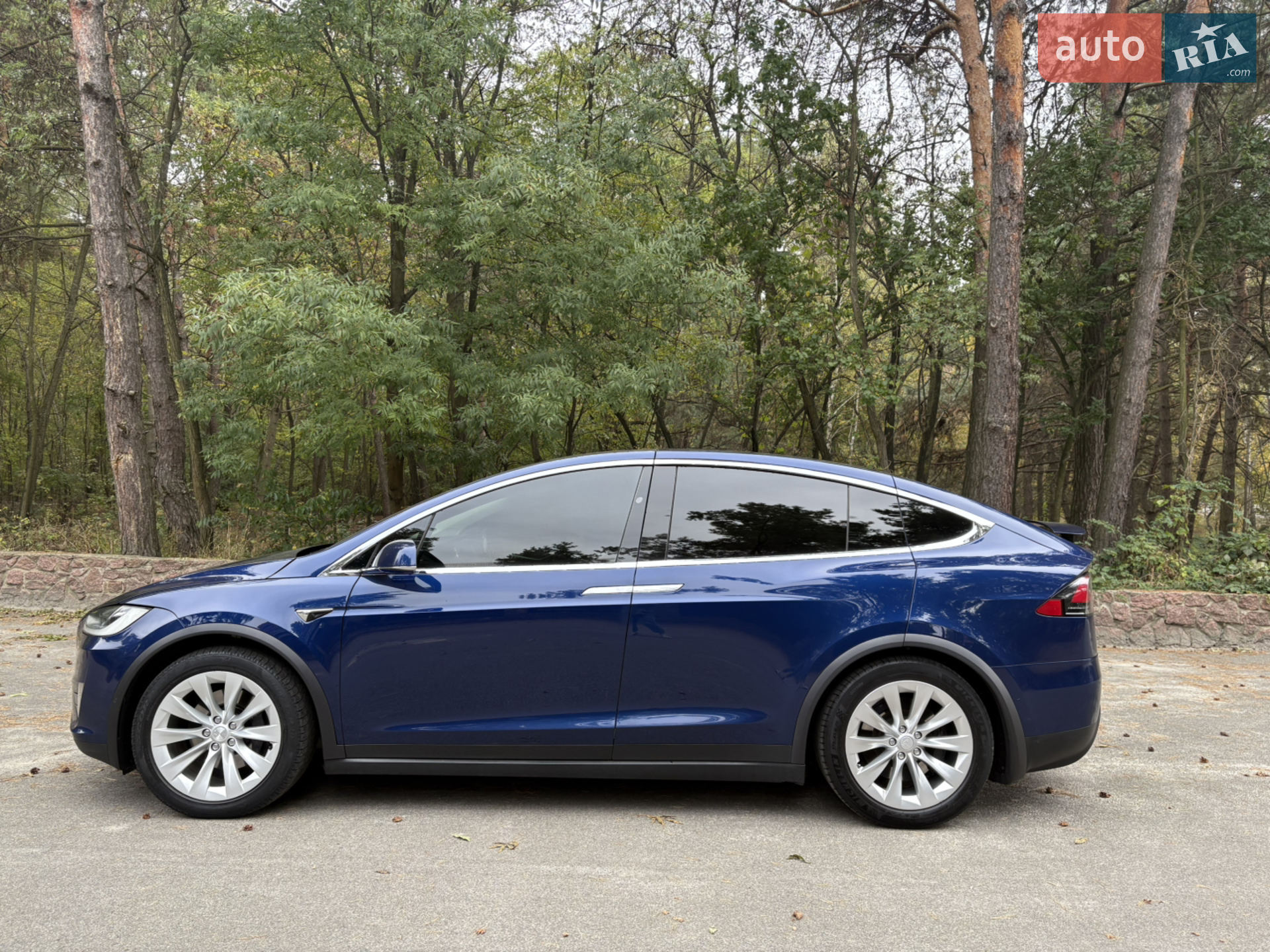 Tesla Model X, 2016