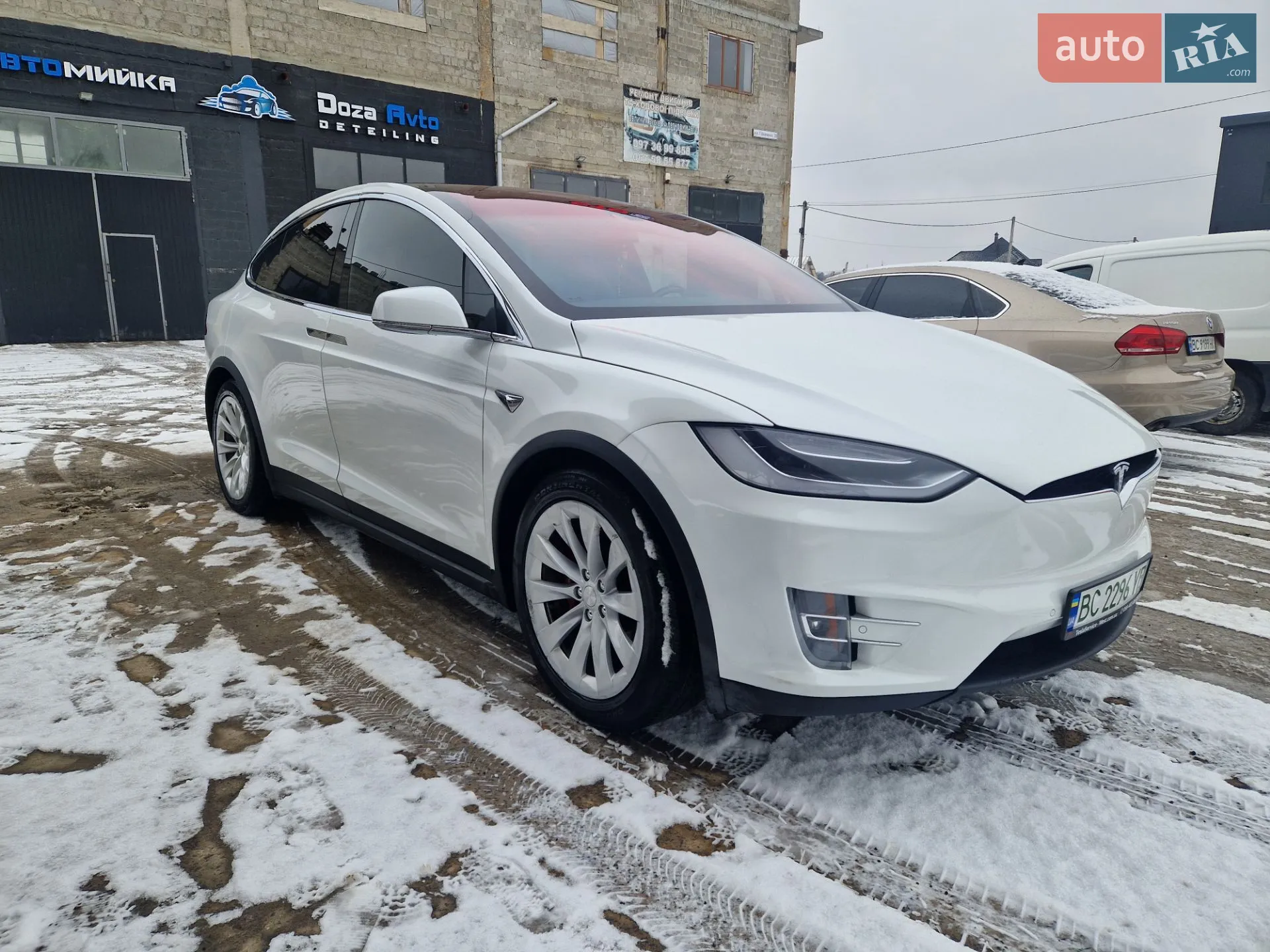 Tesla Model X, 2016