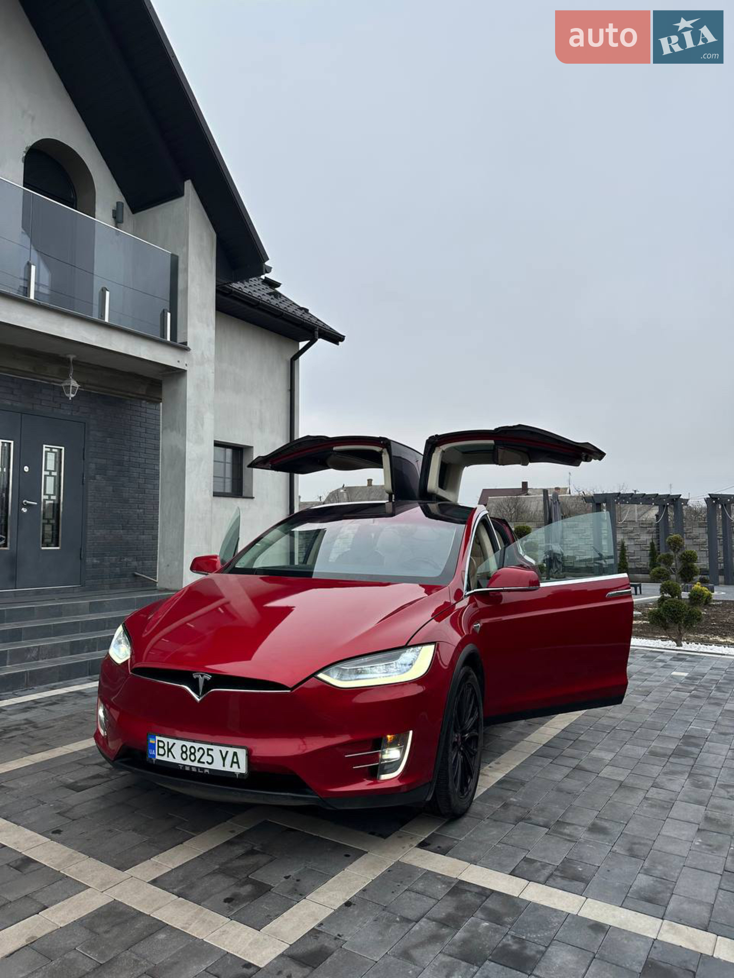 Tesla Model X, 2016