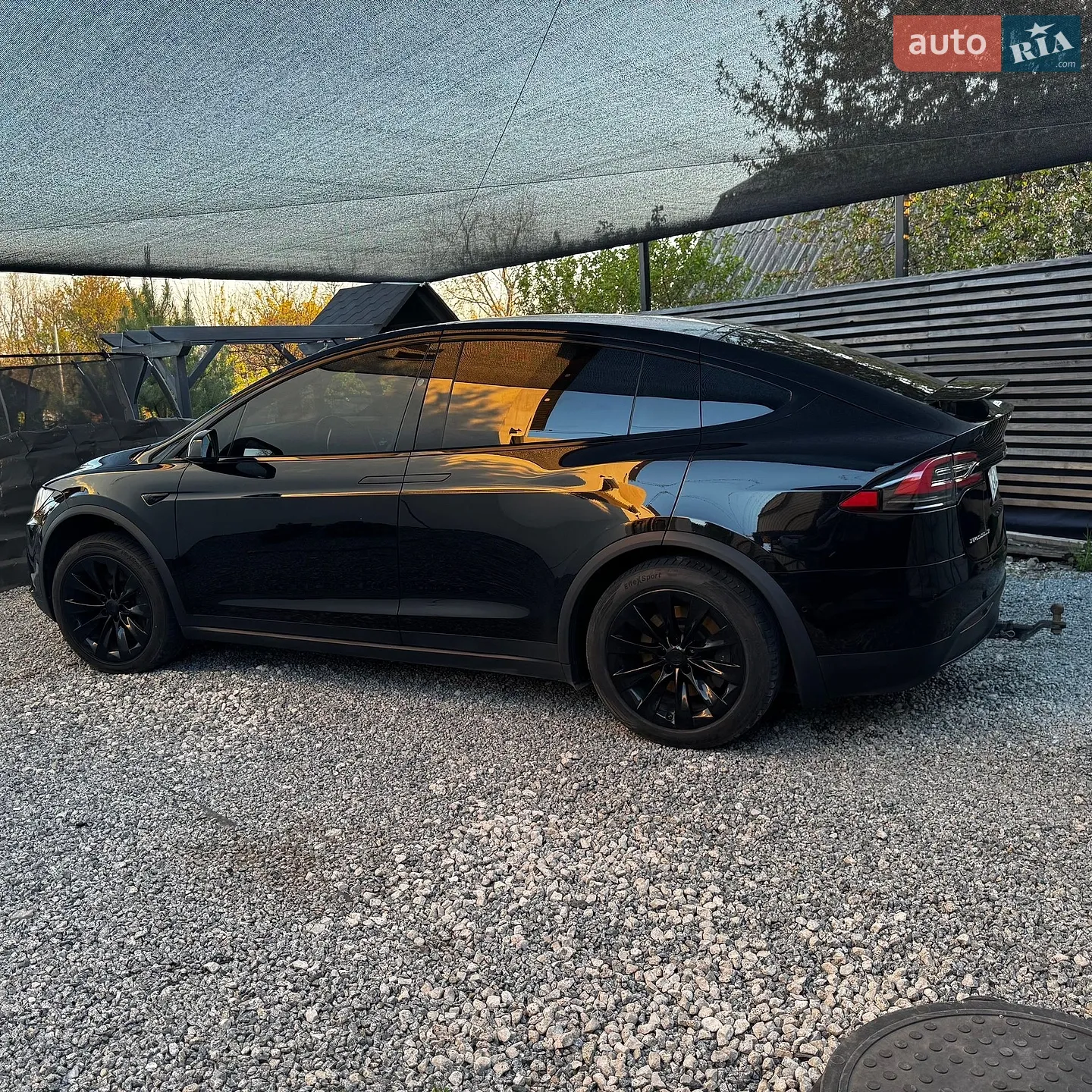 Tesla Model X, 2017
