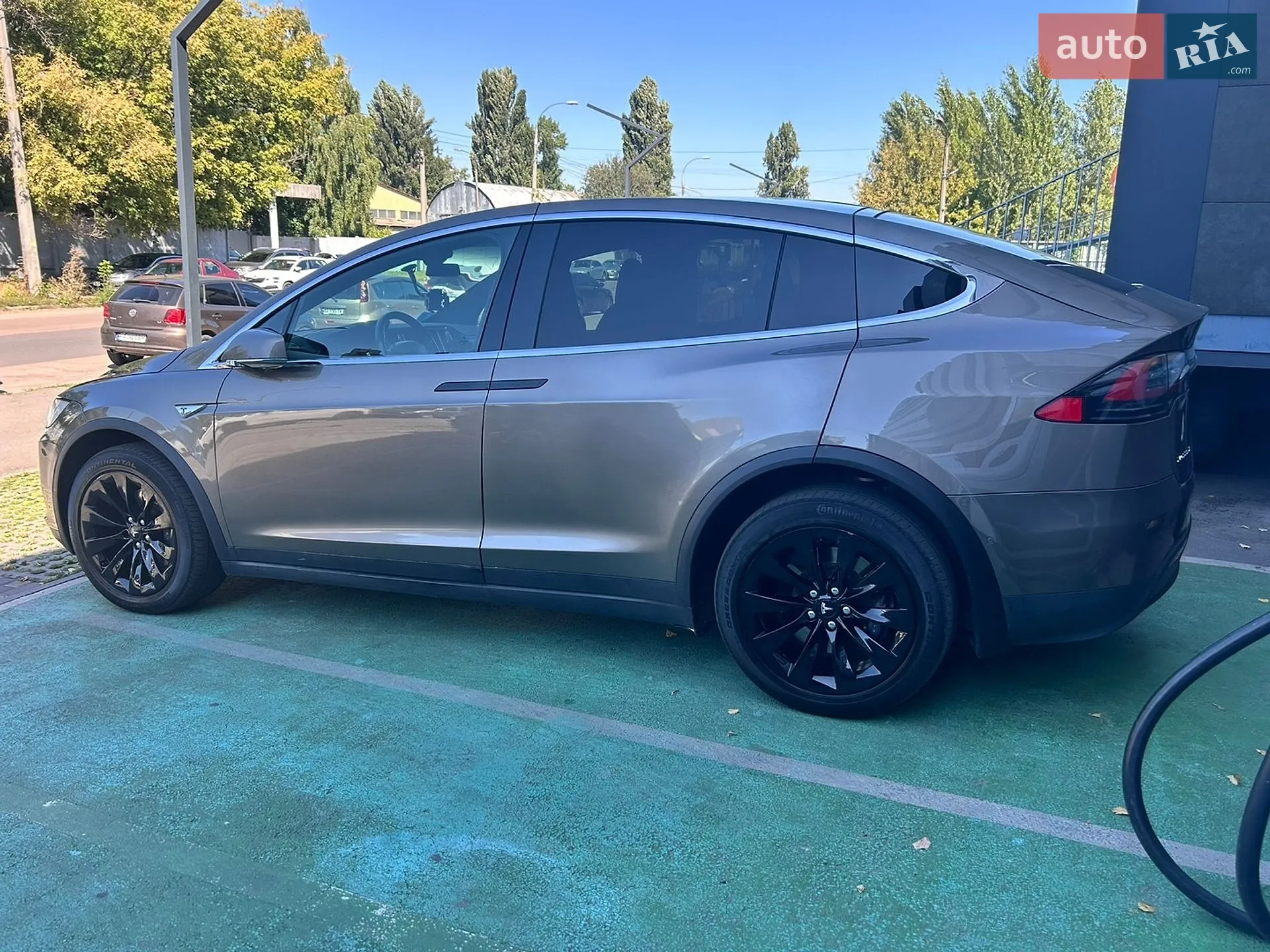 Tesla Model X, 2016