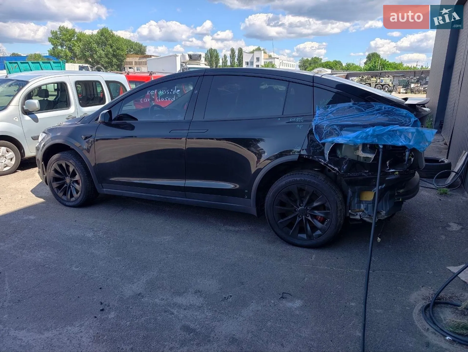 Tesla Model X, 2017