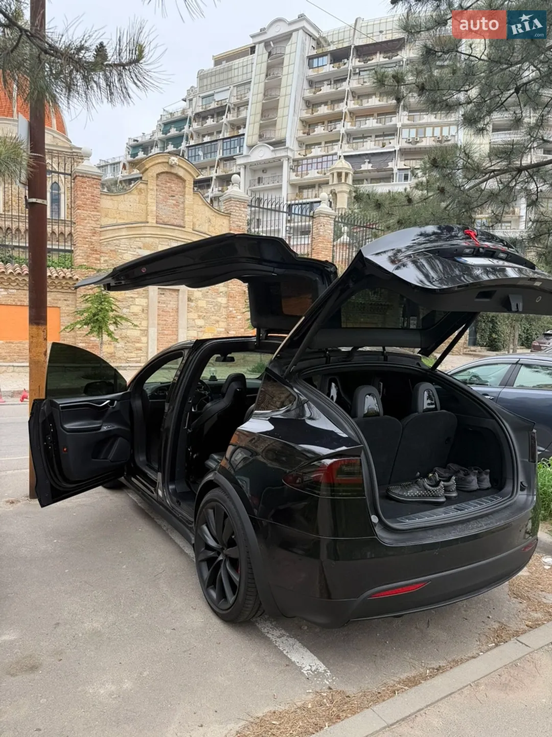 Tesla Model X, 2015